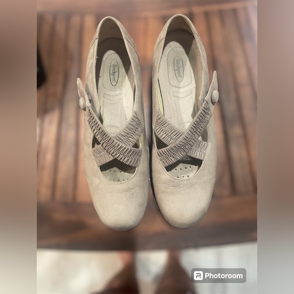 ROCKPORT Suede Upper Mary Jane flats. Tried on but never worn. NWOT no flaws - Picture 2 of 9